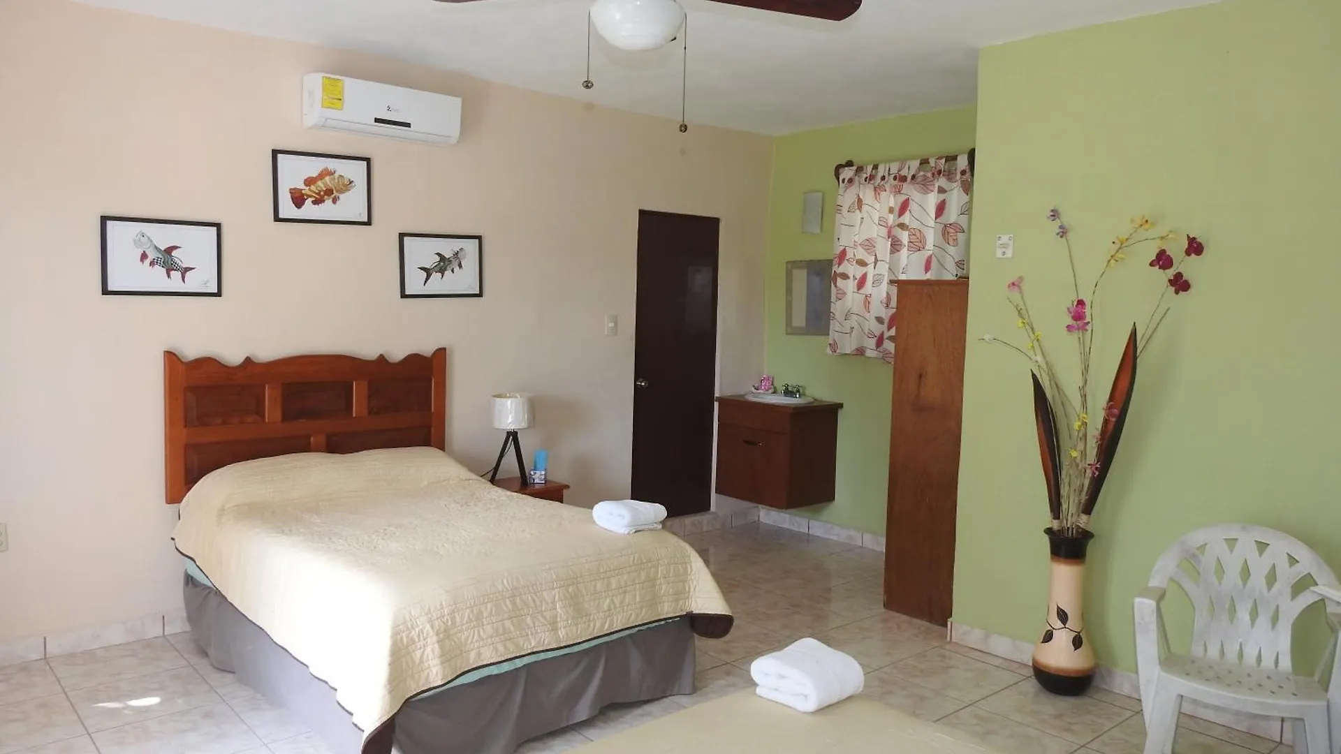 Las Palapas De Punta Allen Guest house