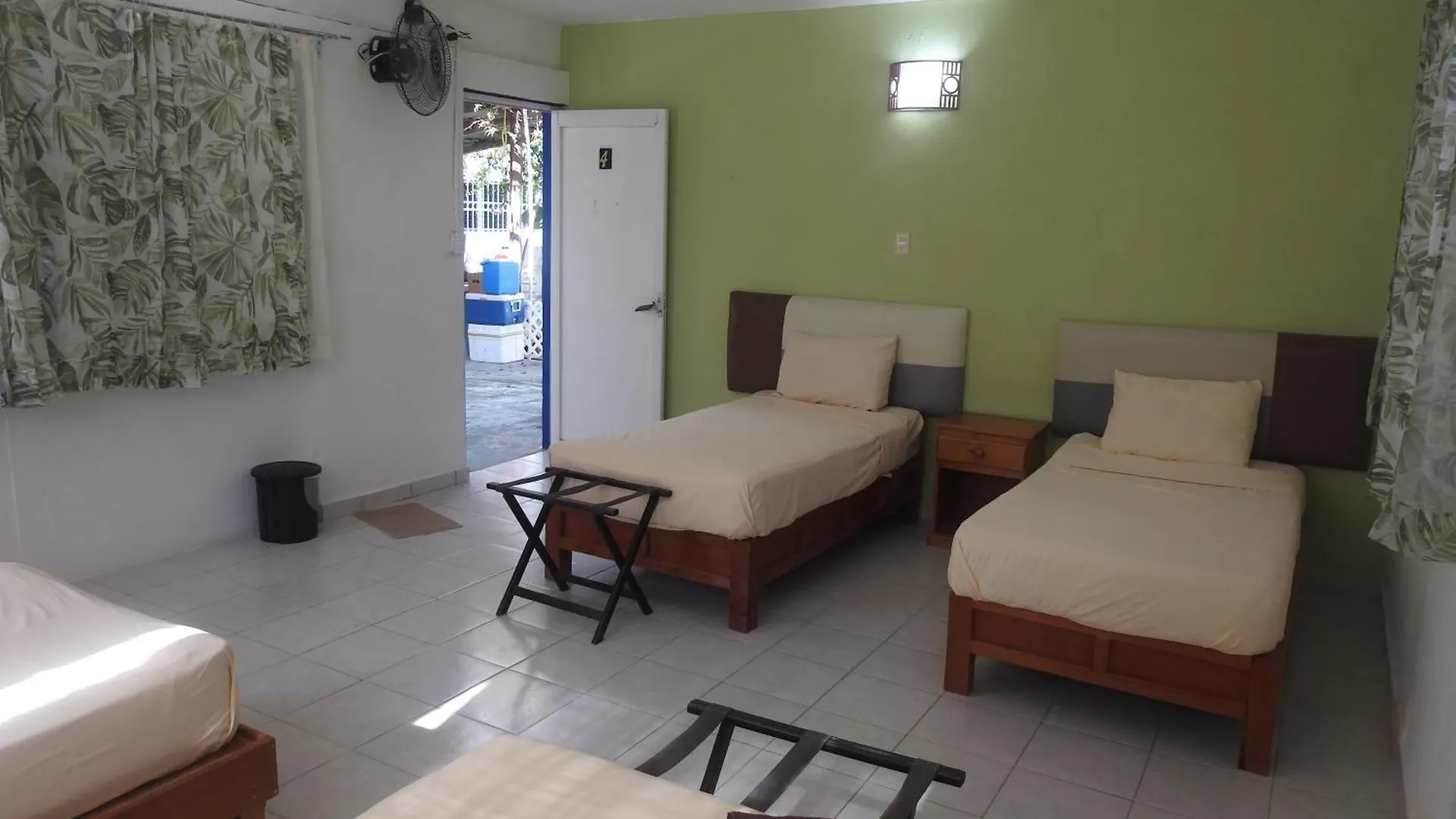 Las Palapas De Punta Allen Guest house