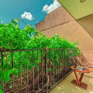 Unique Mystic Pool Yard Only 3 Blocks Main Sq Merida